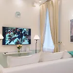 Revelton מלון דירות