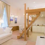 Revelton מלון דירות 4*
