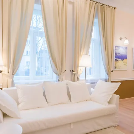 Revelton Aparthotel 4*